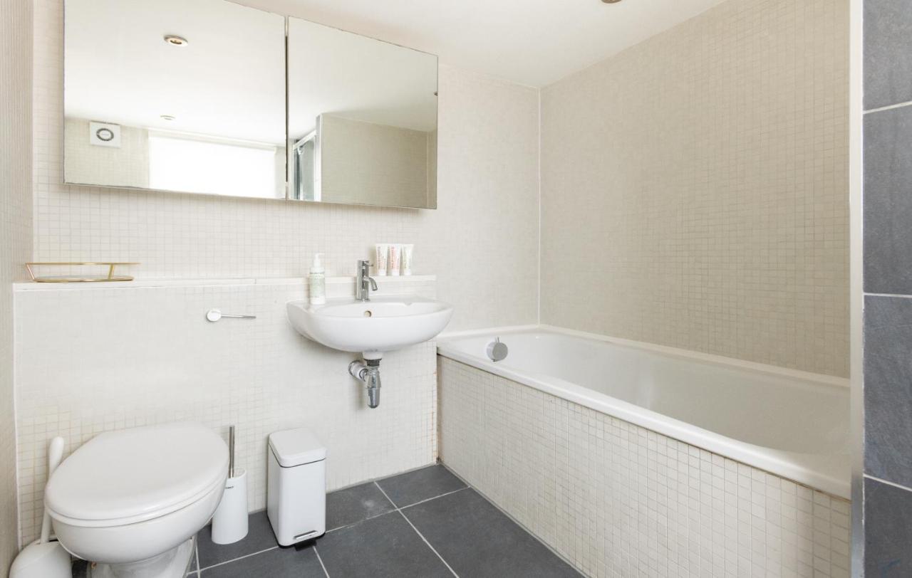 The Euston Square Escape - Modern And Central 4Bdr Home London Bagian luar foto